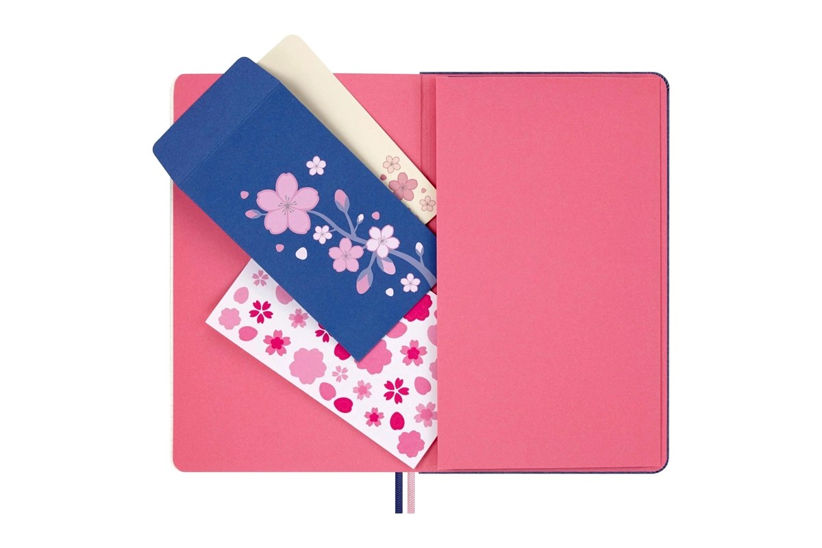 Een Verschijnt 3e week maart - Moleskine Limited Edition Sakura Ruled Hardcover Large Notebook koop je bij Moleskine.nl